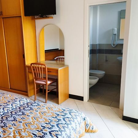 Hotel Excelsior Cervia Bagian luar foto