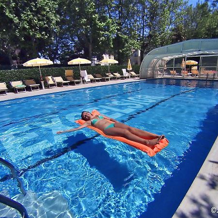 Hotel Excelsior Cervia Bagian luar foto