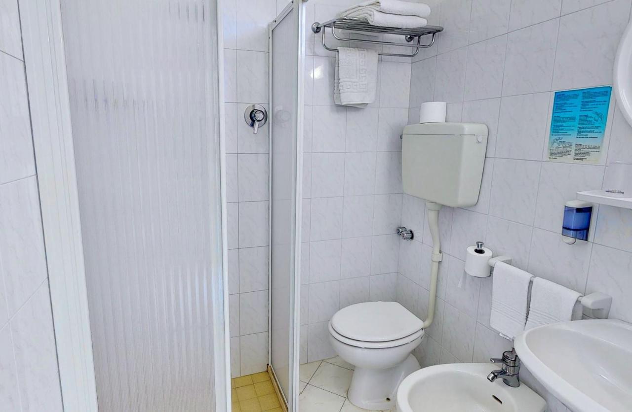 Hotel Excelsior Cervia Bagian luar foto