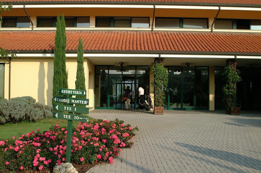 Hotel Excelsior Cervia Bagian luar foto