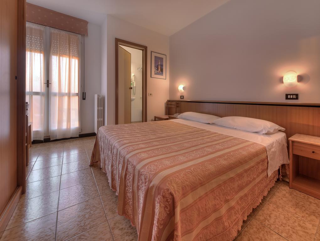 Hotel Excelsior Cervia Ruang foto