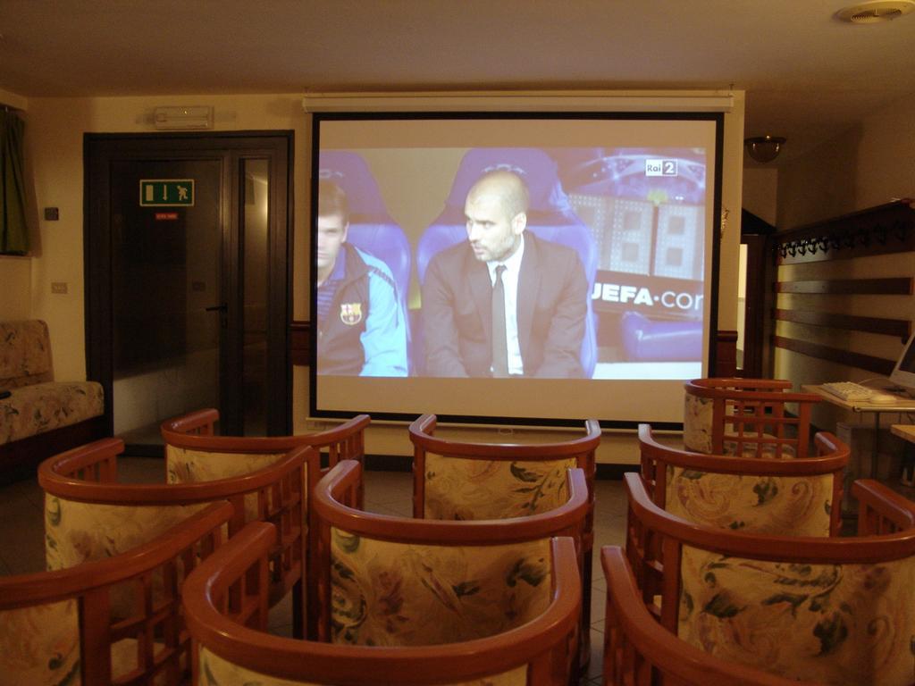 Hotel Excelsior Cervia Bagian luar foto