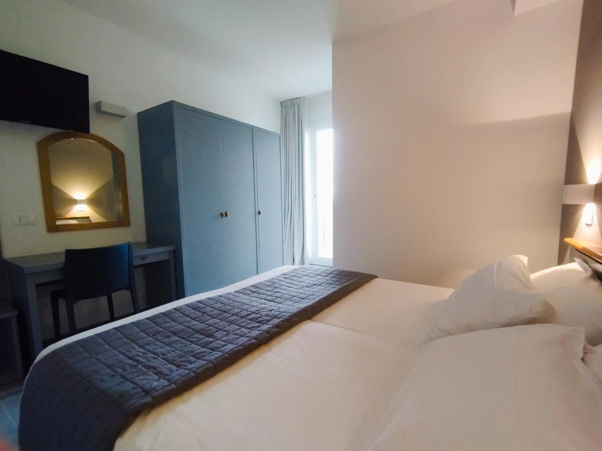 Hotel Excelsior Cervia Bagian luar foto