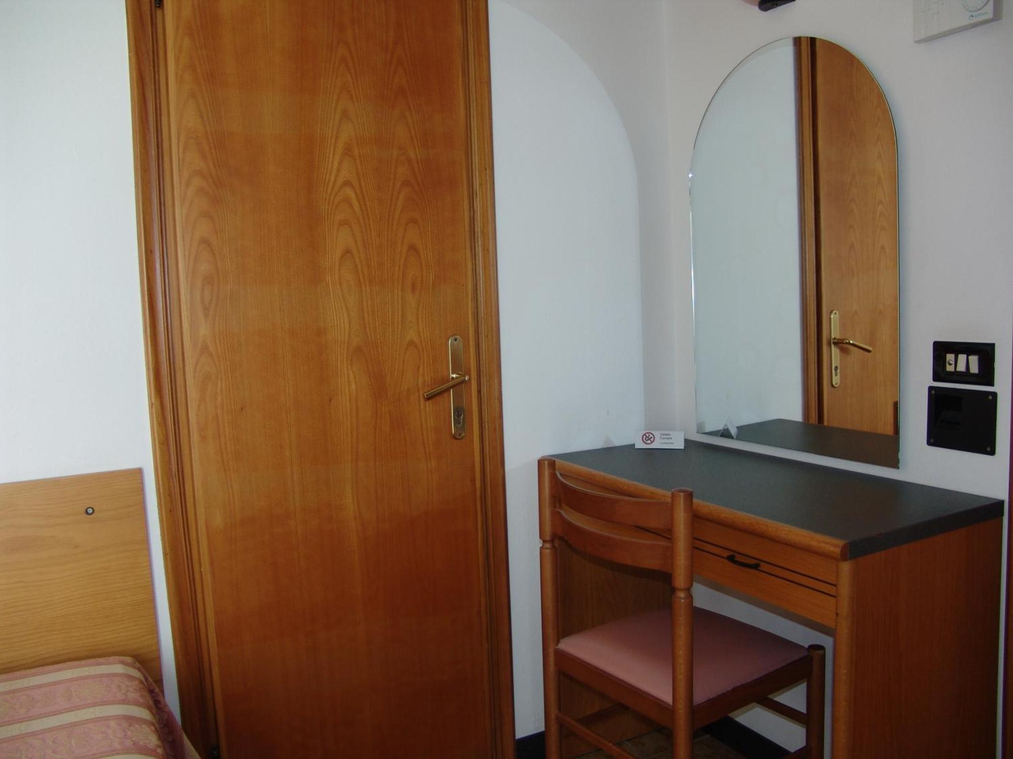 Hotel Excelsior Cervia Ruang foto