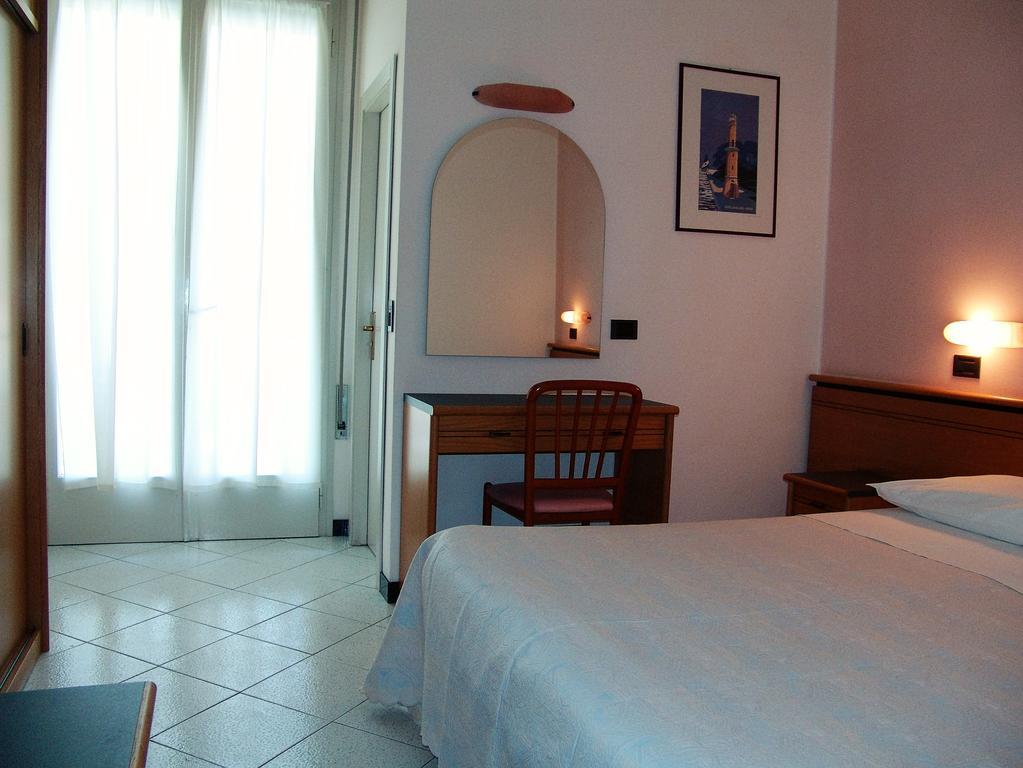Hotel Excelsior Cervia Bagian luar foto