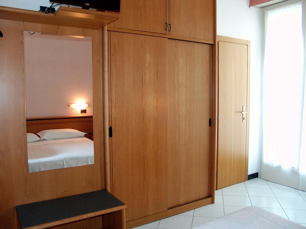 Hotel Excelsior Cervia Bagian luar foto