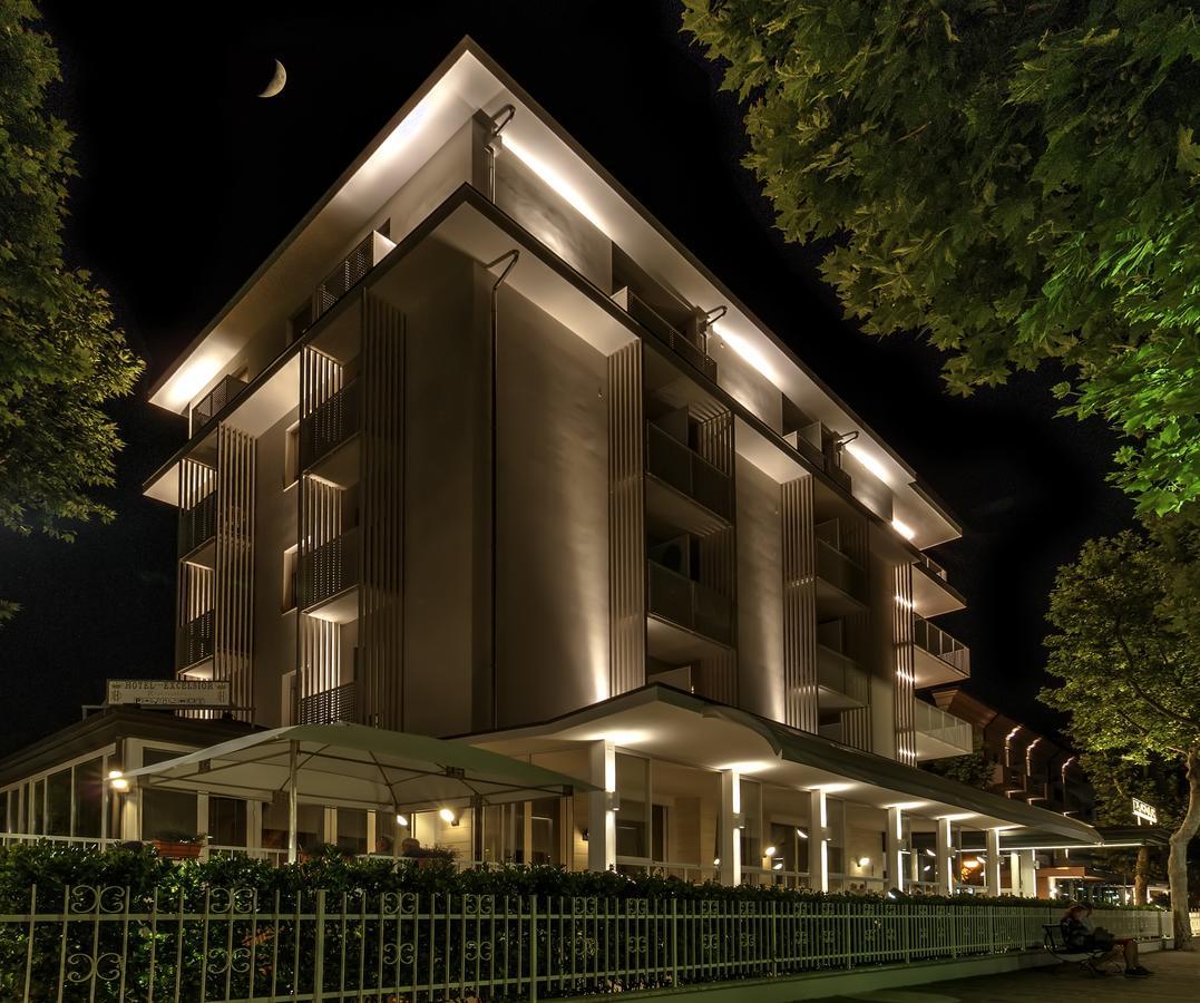 Hotel Excelsior Cervia Bagian luar foto